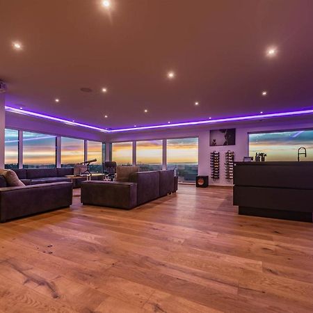 Moderne Villa Mit Whirlpool Und Heimkino Валдкирхен Екстериор снимка