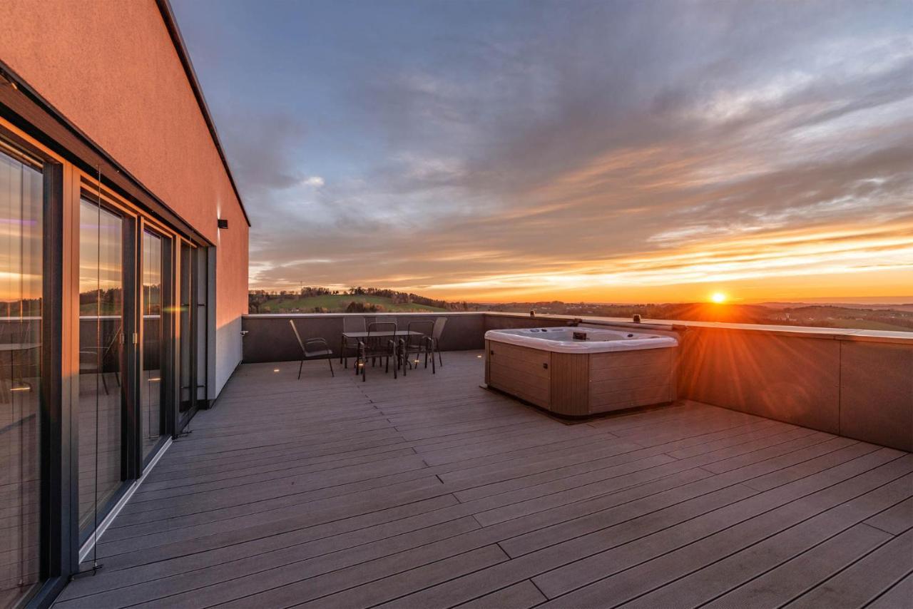 Moderne Villa Mit Whirlpool Und Heimkino Валдкирхен Екстериор снимка