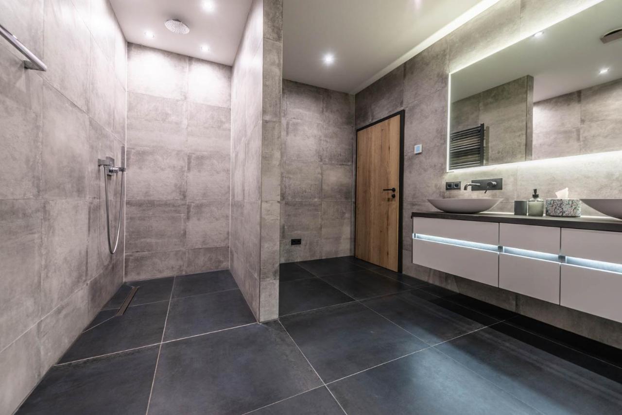 Moderne Villa Mit Whirlpool Und Heimkino Валдкирхен Екстериор снимка