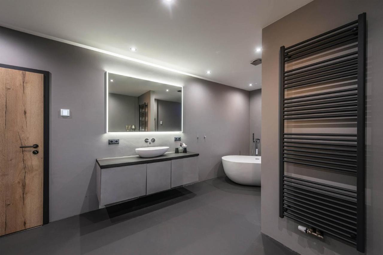 Moderne Villa Mit Whirlpool Und Heimkino Валдкирхен Екстериор снимка